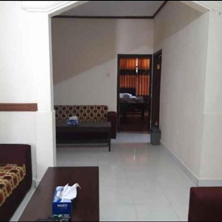 Mawar Bed And Breakfast Bajawa Esterno foto