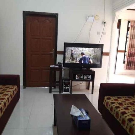 Mawar Bed And Breakfast Bajawa Esterno foto