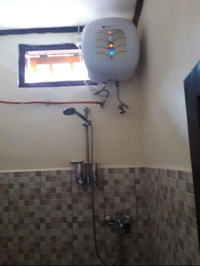Mawar Bed And Breakfast Bajawa Esterno foto