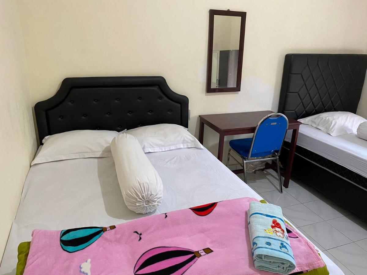 Mawar Bed And Breakfast Bajawa Esterno foto