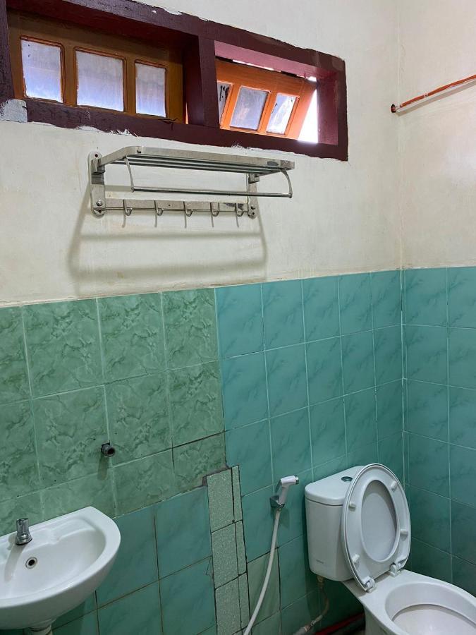 Mawar Bed And Breakfast Bajawa Esterno foto